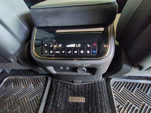 Used 2025 INFINITI QX80 Autograph w/ Autograph Exterior Package AWD/4WD image 32