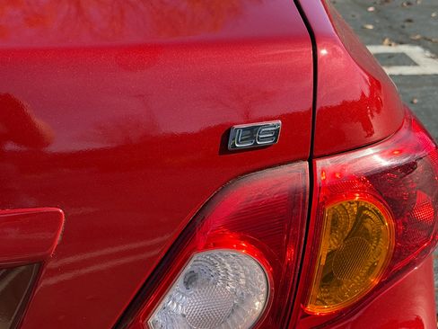 Used 2010 Toyota Corolla LE image 8