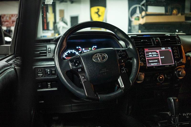 Used 2020 Toyota 4Runner TRD Off-Road AWD/4WD image 15