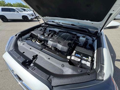 Used 2018 Toyota 4Runner Limited image 40