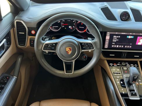 Used 2021 Porsche Cayenne Coupe AWD/4WD image 16