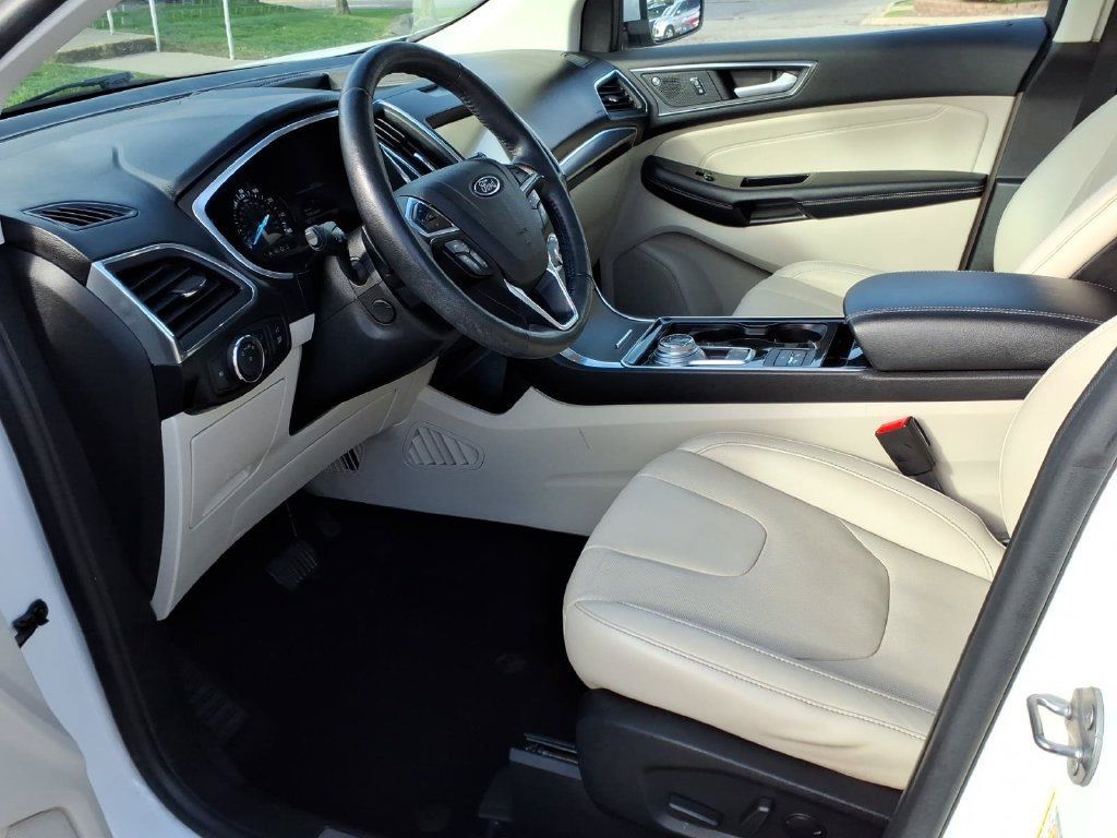 Used 2020 Ford Edge Titanium w/ Equipment Group 301A AWD/4WD image 10