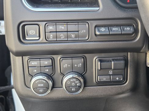 Used 2022 GMC Yukon AT4 w/ AT4 Premium Plus Package AWD/4WD image 28