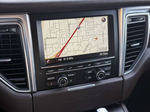 Used 2015 Porsche Macan Turbo AWD/4WD image 29