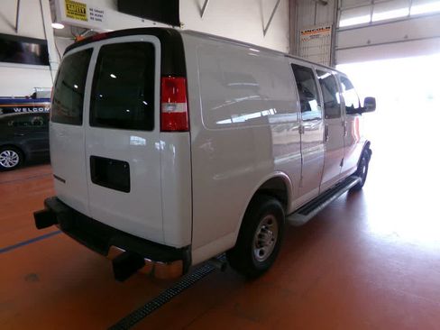 Used 2025 Chevrolet Express 2500 w/ Driver Convenience Package RWD image 3