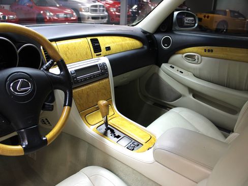 Used 2002 Lexus SC 430 Convertible image 30