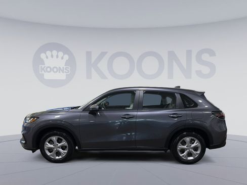 Used 2023 Honda HR-V LX image 2
