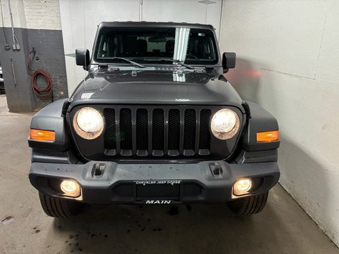 Used 2022 Jeep Wrangler Sport AWD/4WD image 5