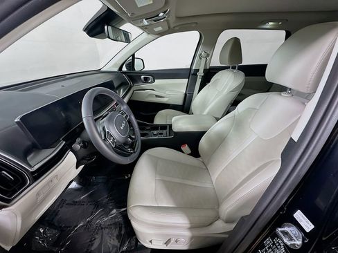 Used 2025 Kia Sorento S w/ Panoramic Sunroof Package FWD image 16
