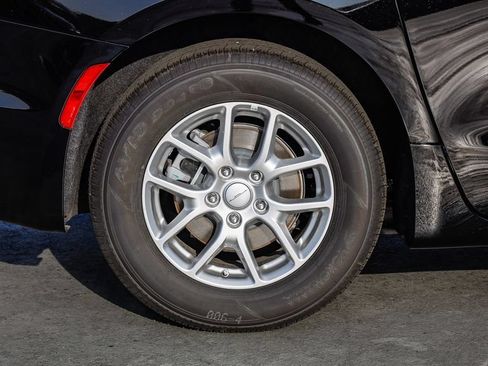 New 2027 Chrysler Pacifica Select FWD image 12