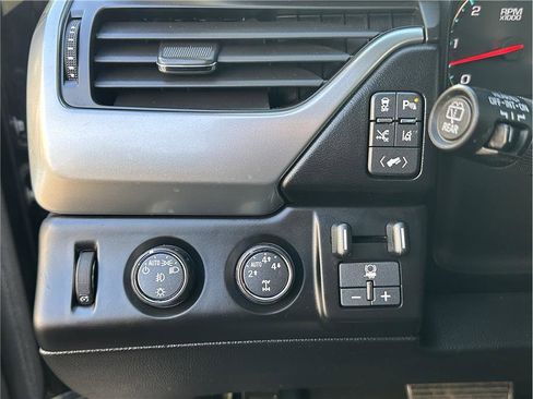 Used 2015 Chevrolet Tahoe LTZ image 23