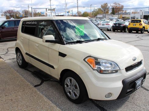 Used 2010 Kia Soul ! image 4