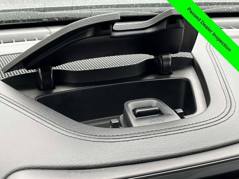 Used 2023 Jeep Cherokee Altitude Lux image 16