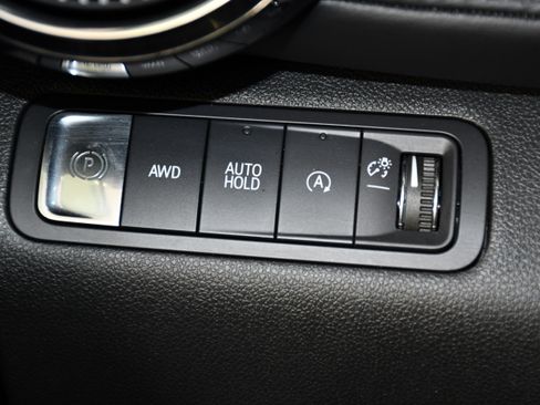Used 2025 Chevrolet Equinox LT AWD/4WD image 36