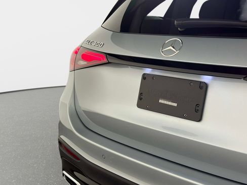 Used 2025 Mercedes-Benz GLC 300 4MATIC w/ AMG Line image 16