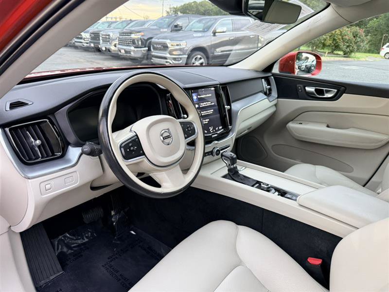 Used 2020 Volvo XC60 T5 Momentum AWD/4WD image 30