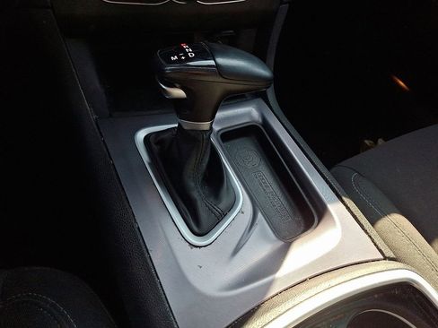 Used 2022 Dodge Charger R/T w/ Performance Handling Group image 15