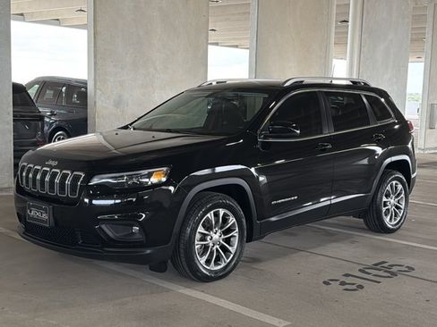 Used 2020 Jeep Cherokee Latitude Plus FWD image 3