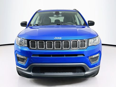 Used 2019 Jeep Compass Sport FWD image 2