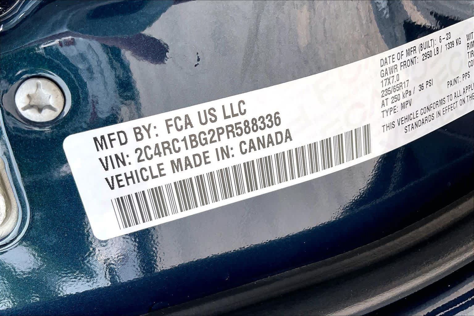 Used 2023 Chrysler Pacifica Touring-L FWD image 31