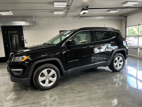 Used 2018 Jeep Compass Latitude w/ Popular Equipment Group image 5