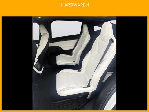 Used 2023 Tesla Model X Plaid image 3