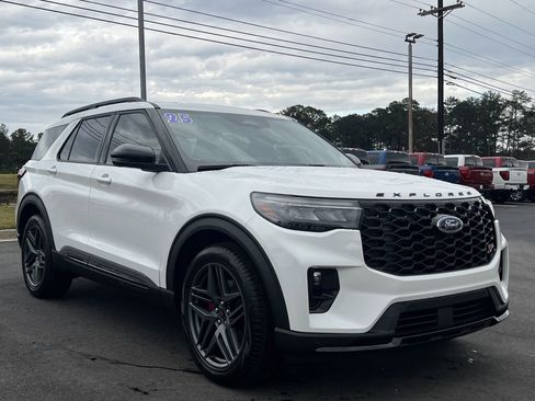 Certified 2025 Ford Explorer ST w/ Sun And Sound Package image 4