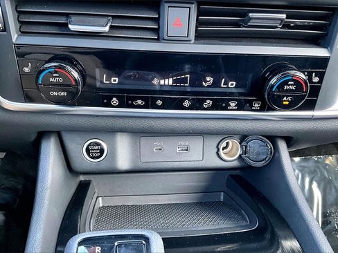 Certified 2023 Nissan Rogue SV w/ SV Premium Package image 16