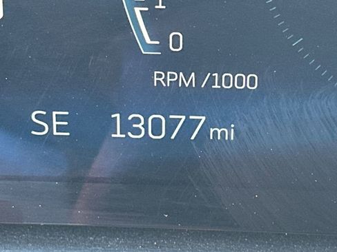 Used 2025 Cadillac XT4 Premium Luxury image 27