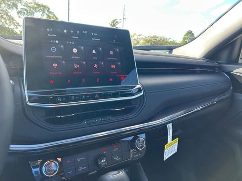 New 2026 Jeep Compass Latitude image 11