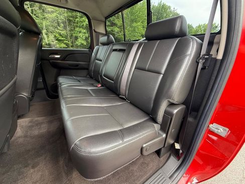 Used 2013 GMC Sierra 2500 SLT w/ Entertainment Package AWD/4WD image 19