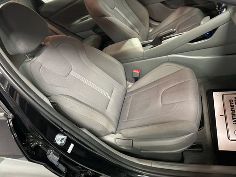 Used 2026 Hyundai Elantra SE FWD image 21