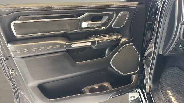 Used 2019 RAM 1500 Laramie AWD/4WD image 10
