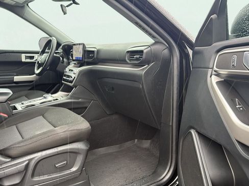 Used 2023 Ford Explorer XLT image 16