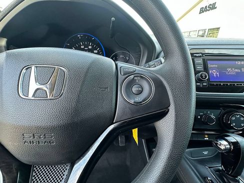 Used 2020 Honda HR-V LX image 32