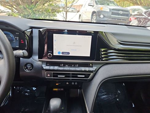 Used 2025 Toyota Camry LE image 16