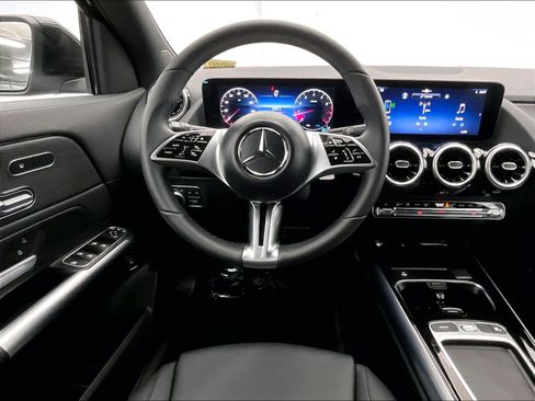 Used 2026 Mercedes-Benz GLA 250 image 4