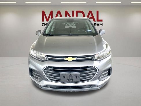 Used 2020 Chevrolet Trax LS w/ Tint and Cruise Package FWD image 2