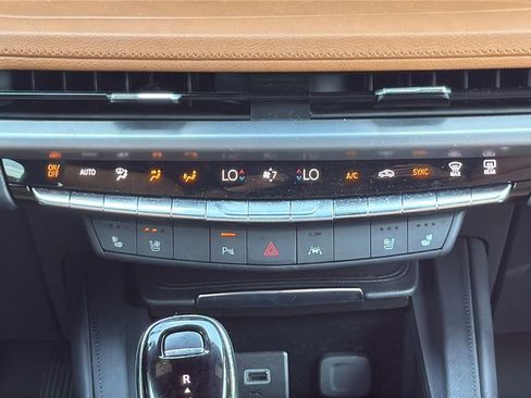 Used 2024 Cadillac XT4 Premium Luxury FWD image 24