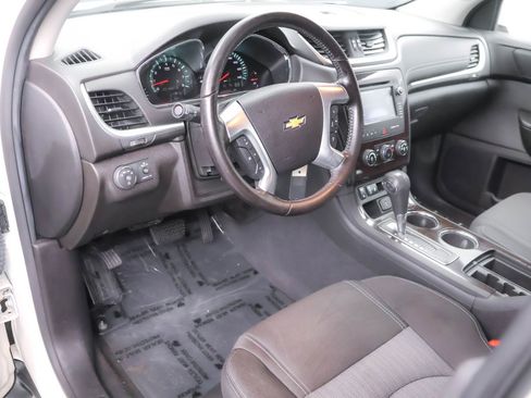 Used 2015 Chevrolet Traverse LT image 5
