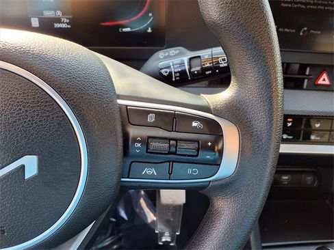 Used 2024 Kia Sportage LX image 17