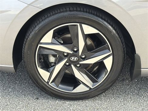 Certified 2023 Hyundai Elantra Limited image 11