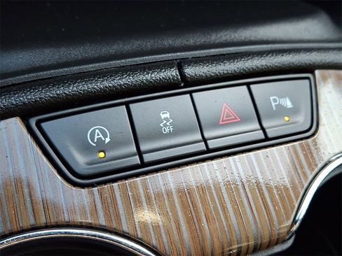 Certified 2023 GMC Acadia SLE w/ Driver Convenience Package image 27