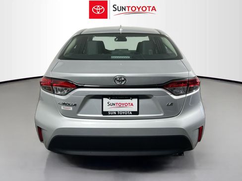 Used 2026 Toyota Corolla LE FWD image 5