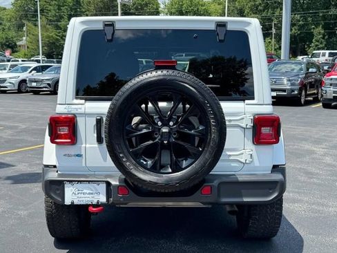 Used 2021 Jeep Wrangler Unlimited Sahara w/ Cold Weather Group AWD/4WD image 4
