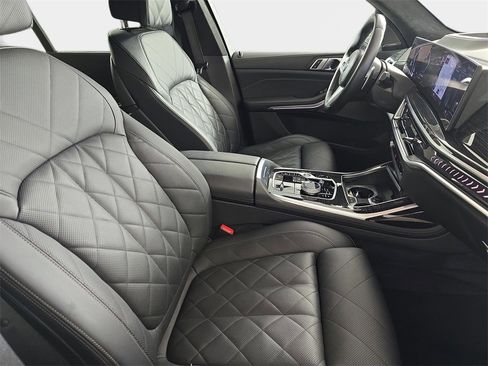Certified 2023 BMW X7 xDrive40i w/ Executive Package image 9