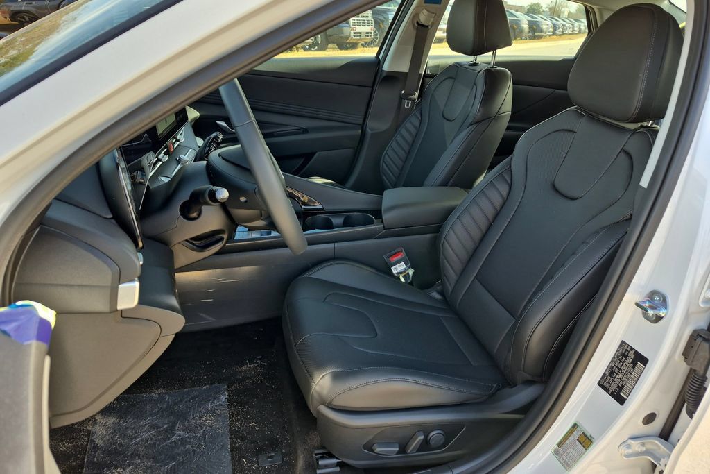 New 2026 Hyundai Elantra Limited FWD image 13