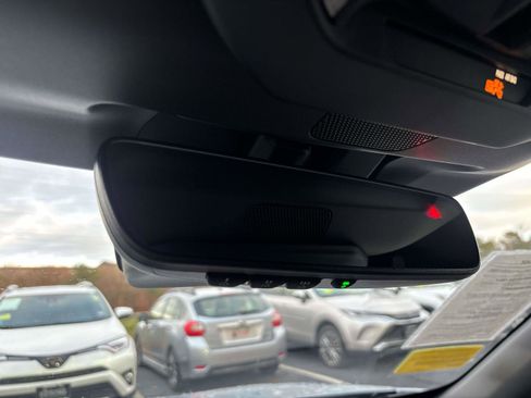 Certified 2025 Subaru Forester Premium image 28