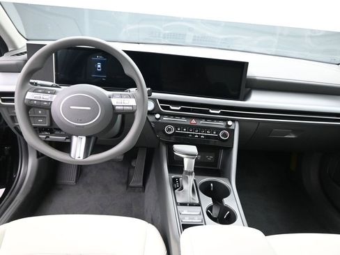 Used 2025 Hyundai Sonata SE image 10