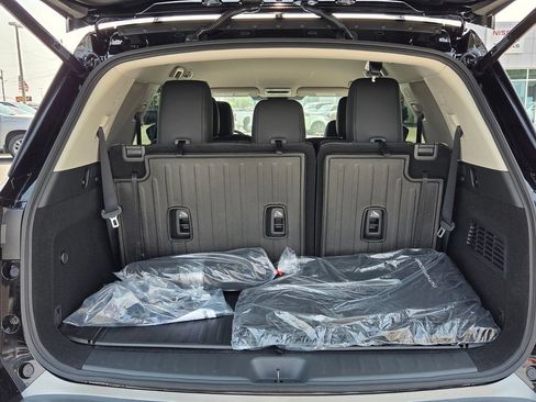 New 2026 Nissan Pathfinder SL w/ Cargo Package FWD image 10